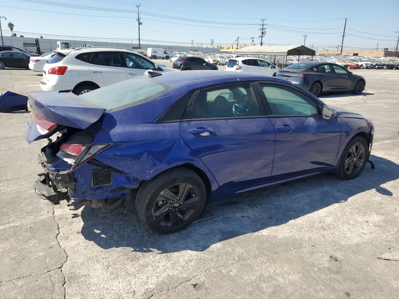 2023 Hyundai Elantra - Image 3