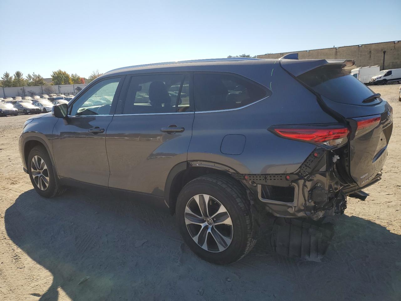 2021 Toyota Highlander Xle VIN: 5TDGZRBH1MS540049 Lot: 77778374