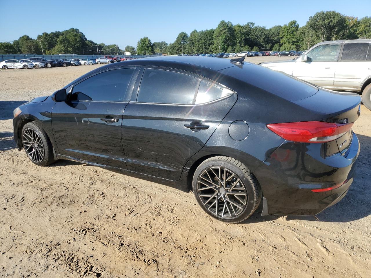 2018 Hyundai Elantra - Image 2