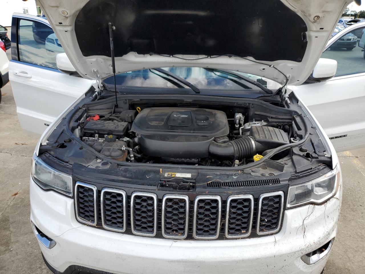 1C4RJEAG8HC634566 2017 Jeep Grand Cherokee Laredo