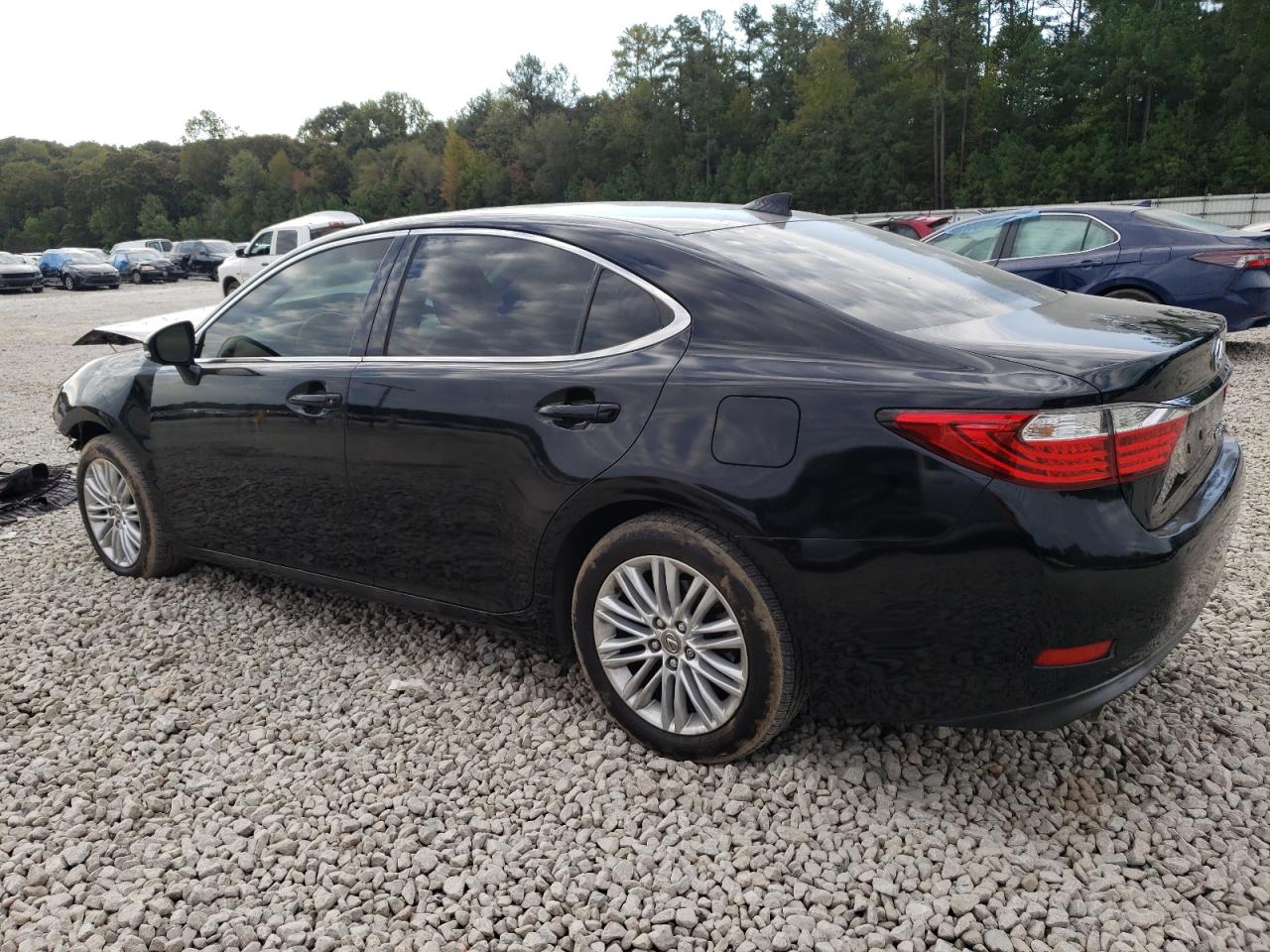 2015 Lexus ES - Image 2