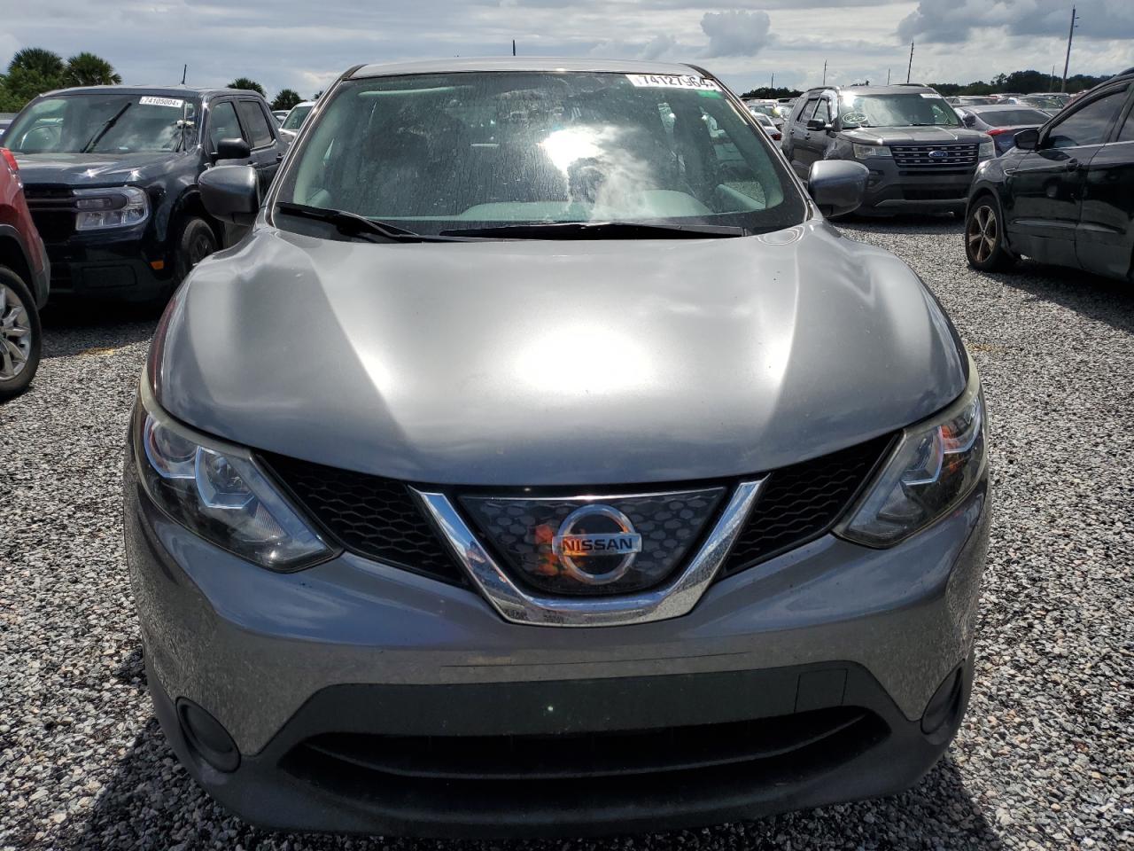 2018 Nissan Rogue - Image 5