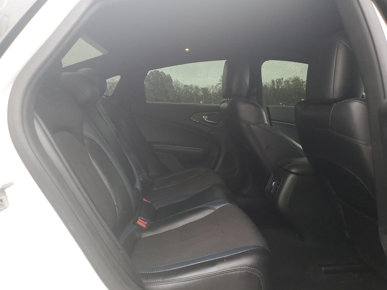 2015 Chrysler 200 S VIN: 1C3CCCDGXFN553445 Lot: 73387704