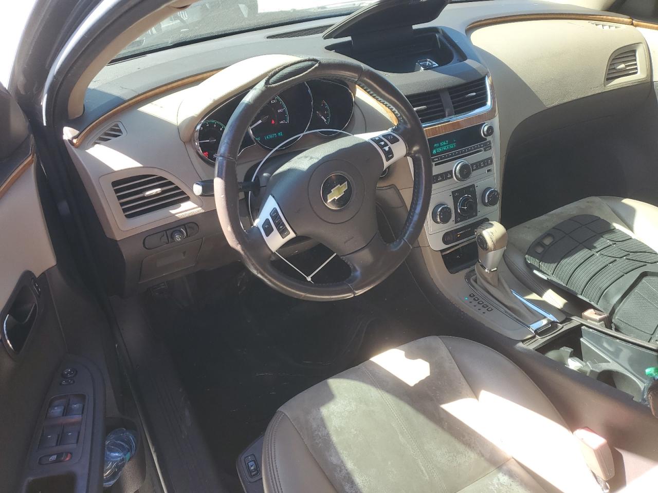 2011 Chevrolet Malibu - Image 8