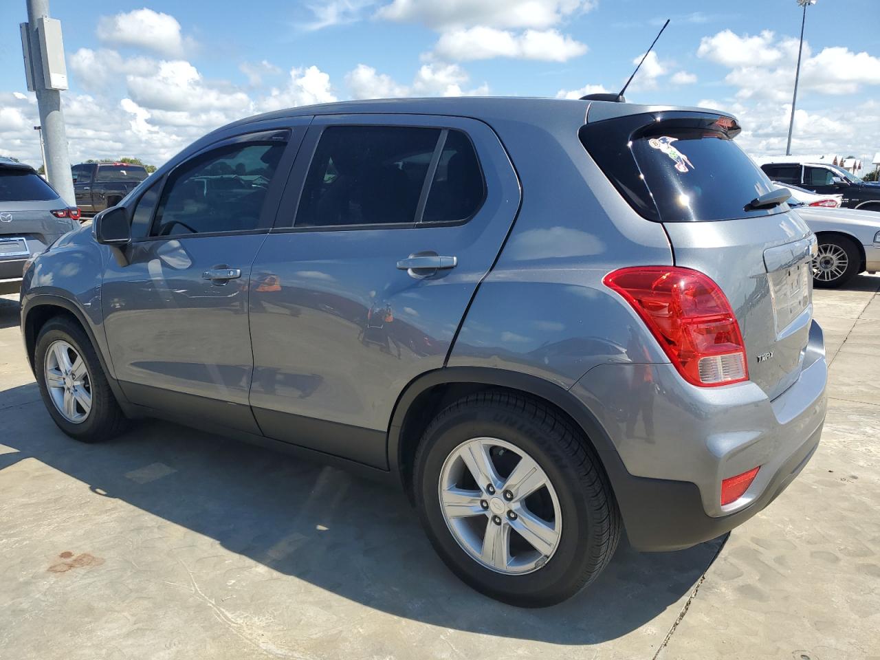 3GNCJKSB8LL135049 2020 CHEVROLET TRAX - Image 2