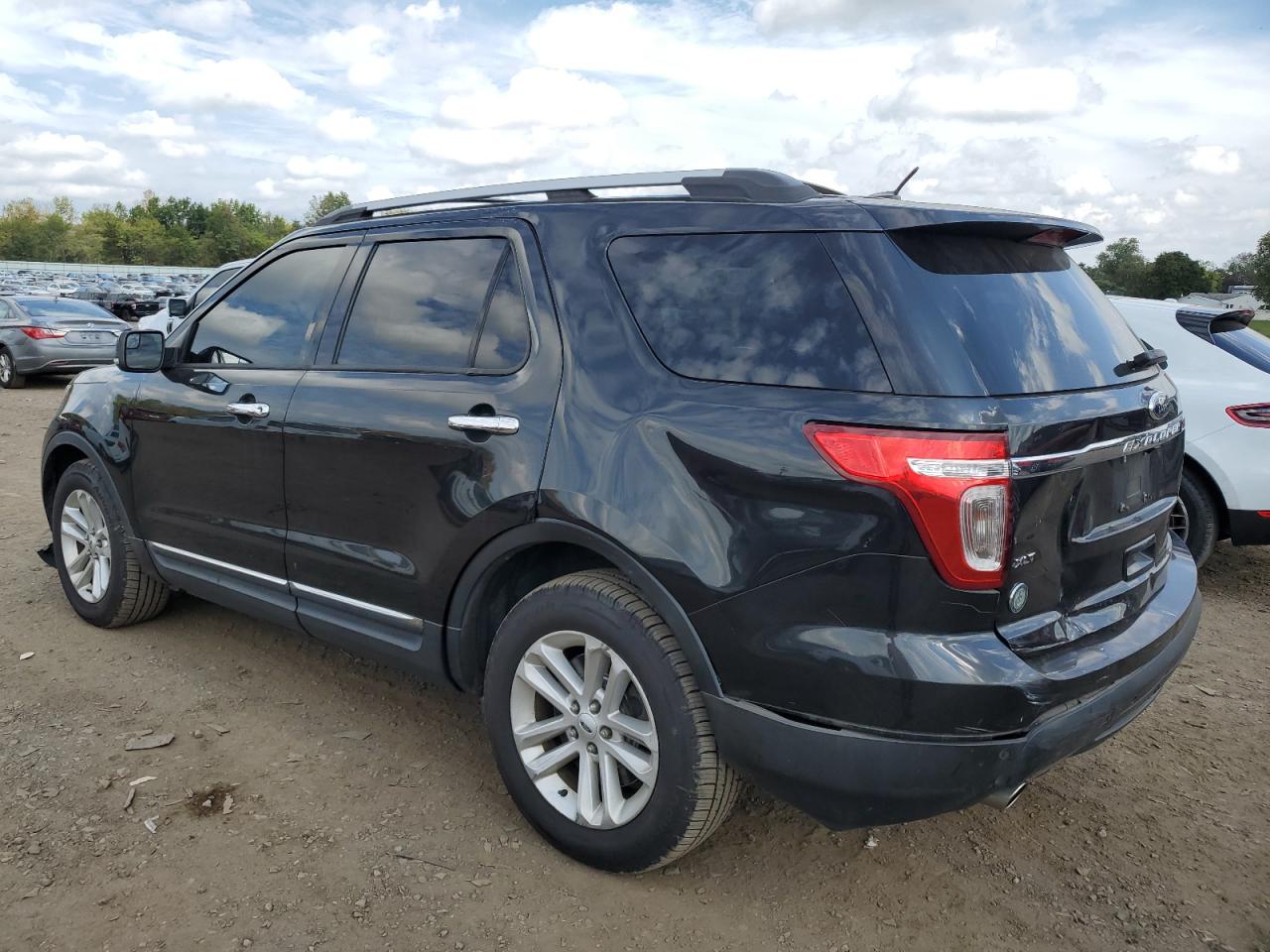 2013 Ford Explorer - Image 2