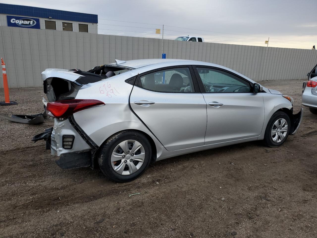 2016 Hyundai Elantra - Image 3