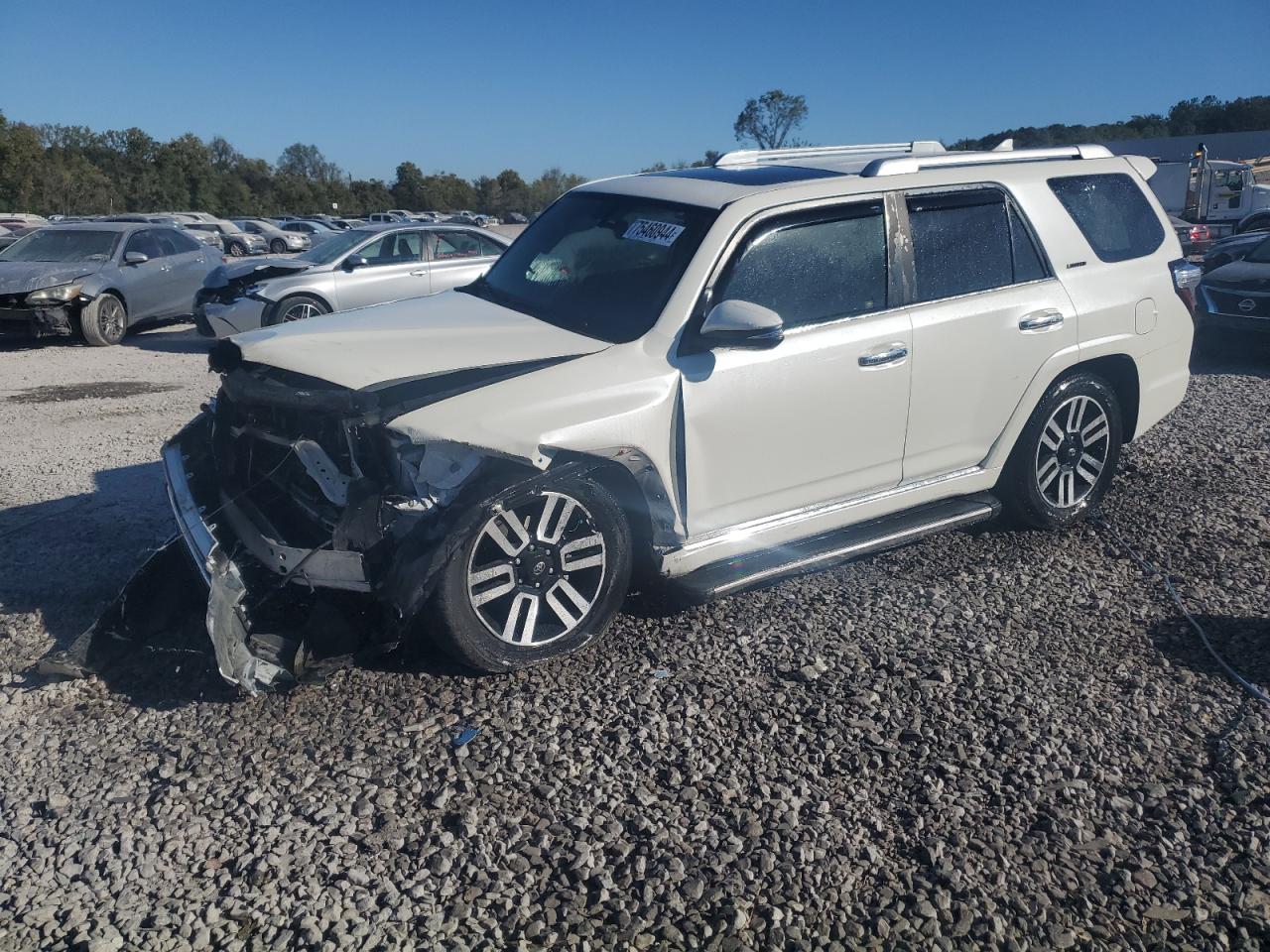 VIN JTEZU5JR5J5180629 2018 TOYOTA 4RUNNER no.1