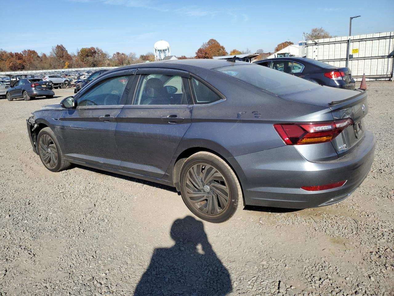 2019 Volkswagen Jetta - Image 2