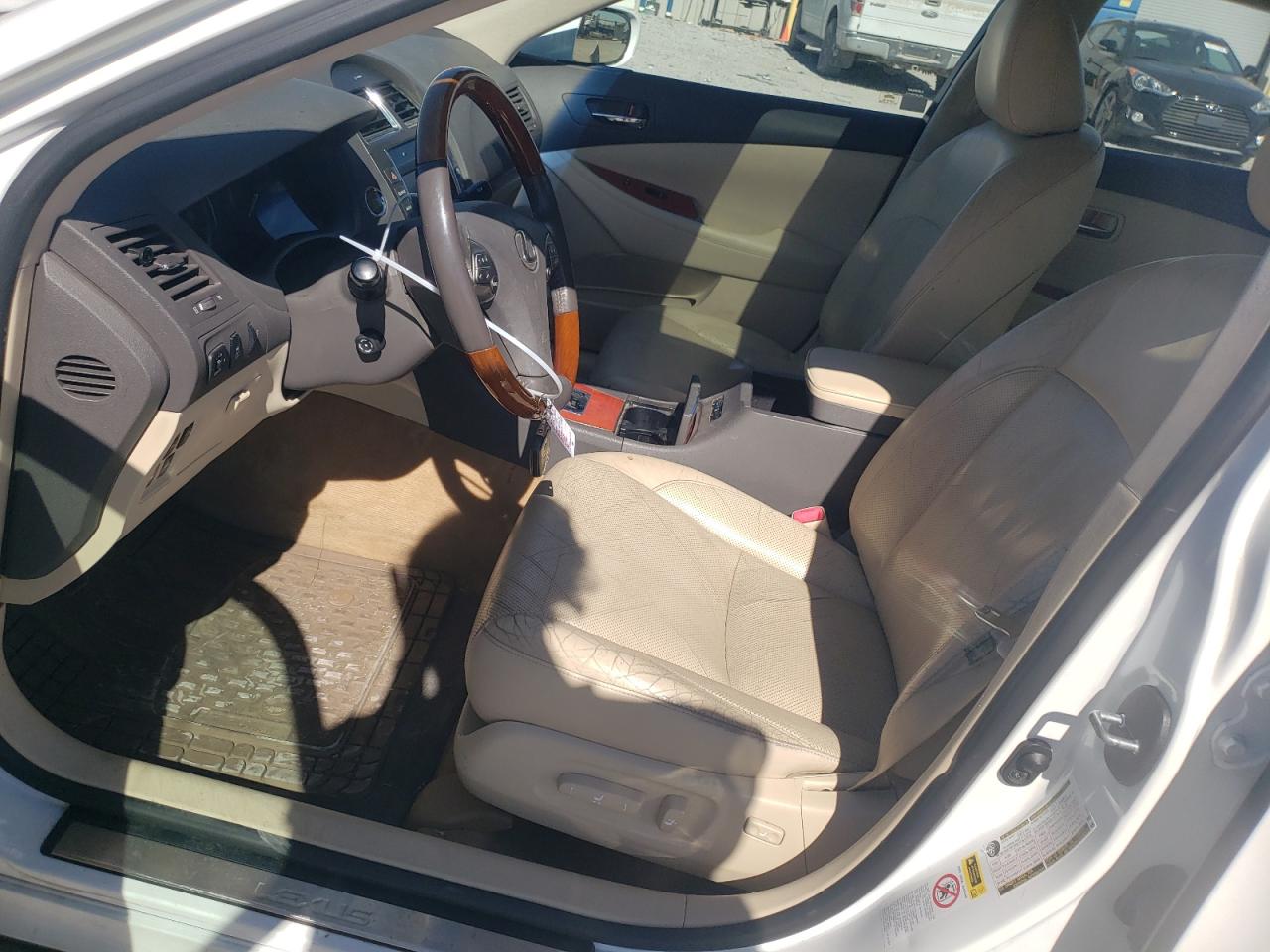 2010 Lexus ES - Image 7