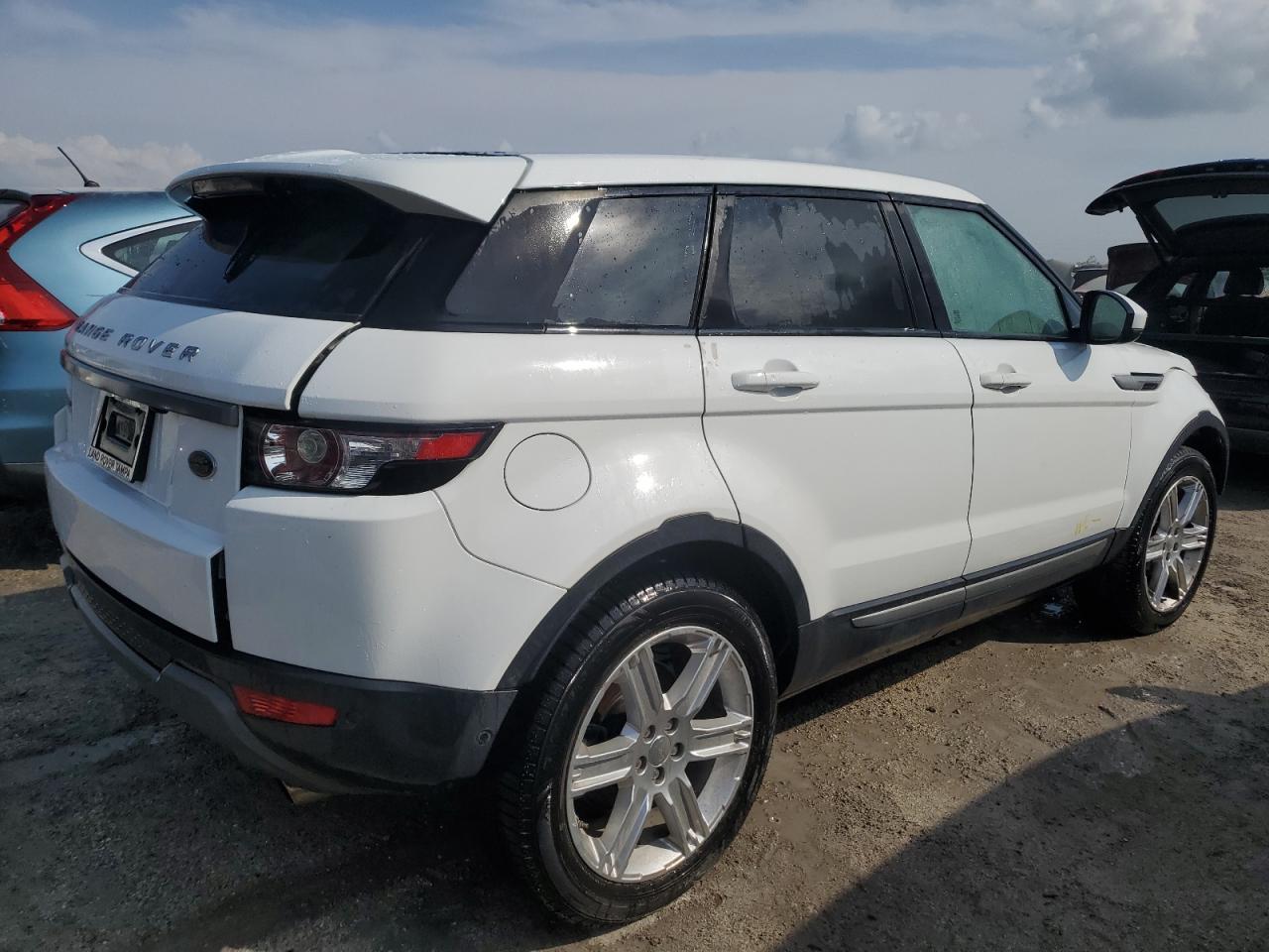 2015 Land Rover Range Rover - Image 3