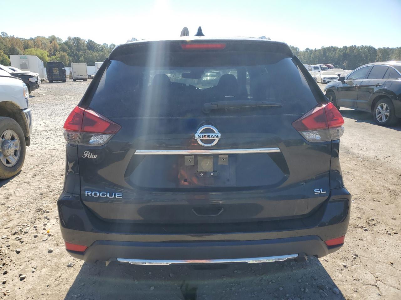 2018 Nissan Rogue S VIN: JN8AT2MT9JW457498 Lot: 77821764