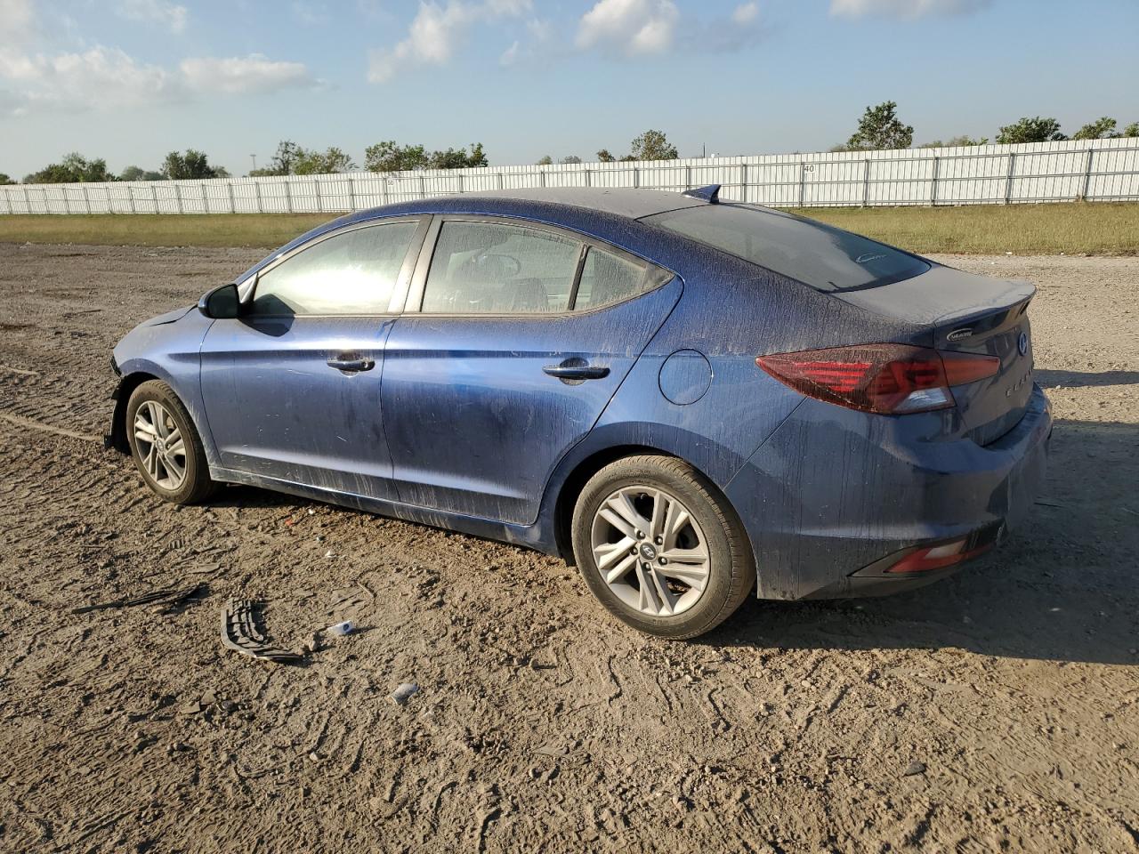 2020 Hyundai Elantra - Image 2