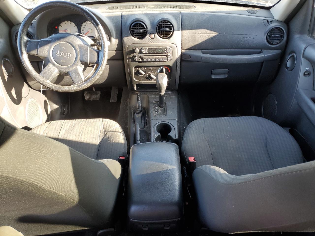 2004 Jeep Liberty (North America) - Image 8
