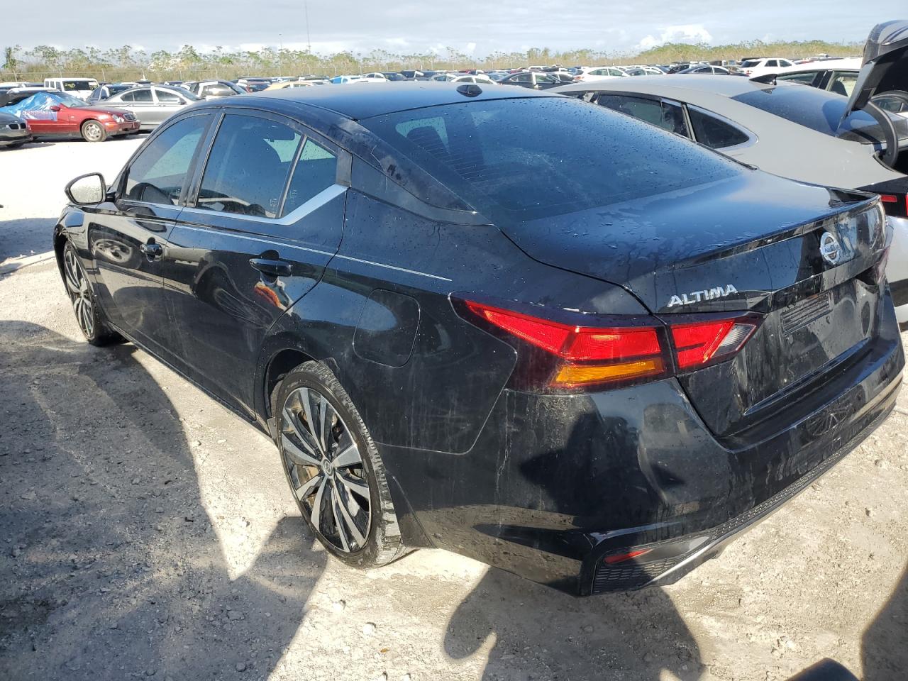 2019 Nissan Altima - Image 2