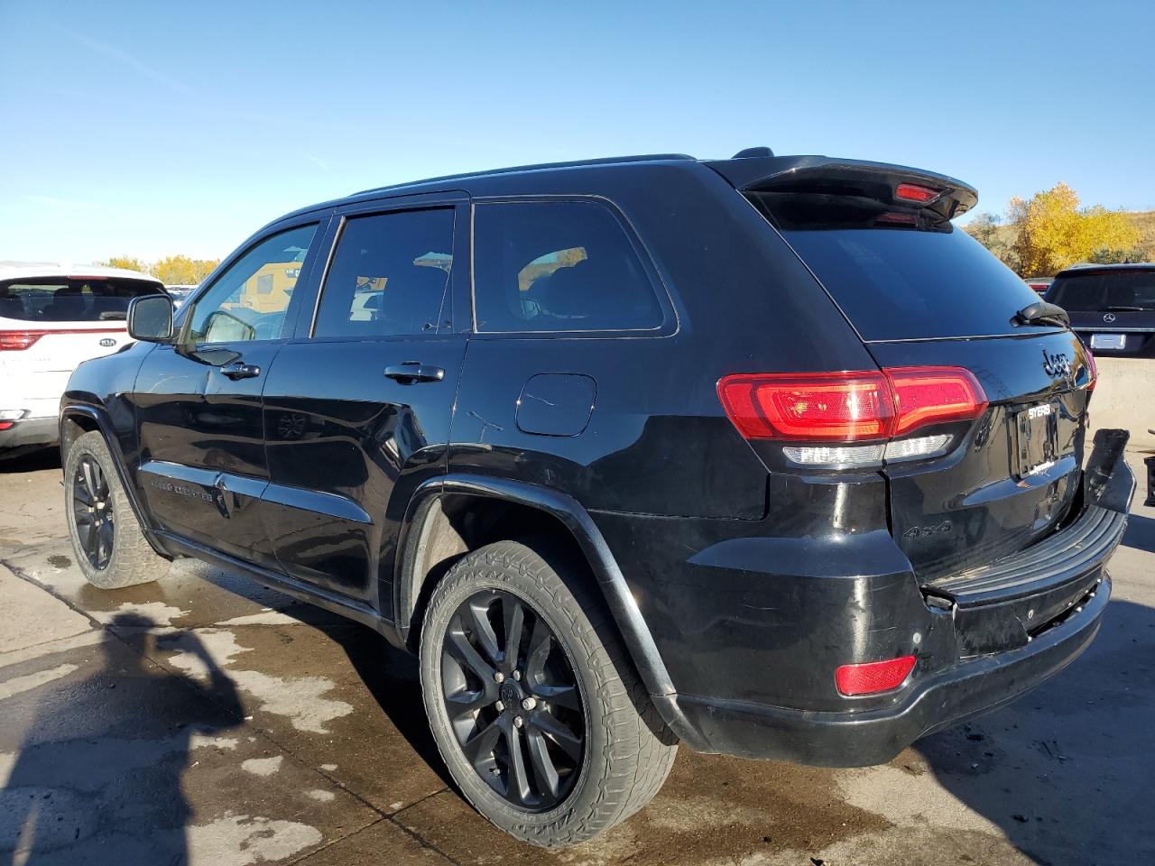 2017 Jeep Grand Cherokee - Image 2