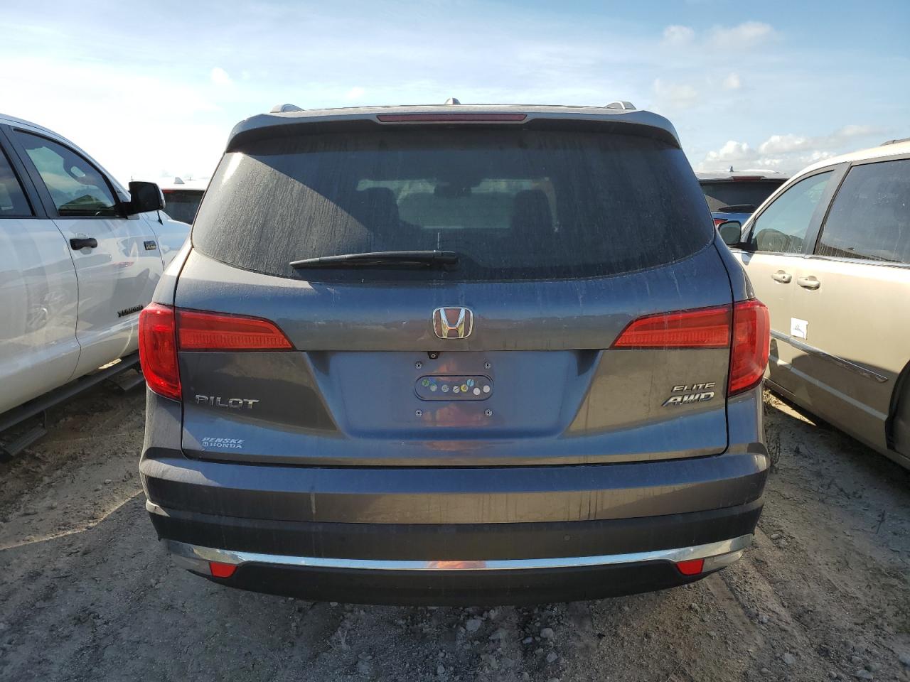 5FNYF6H02GB037782 2016 Honda Pilot Elite