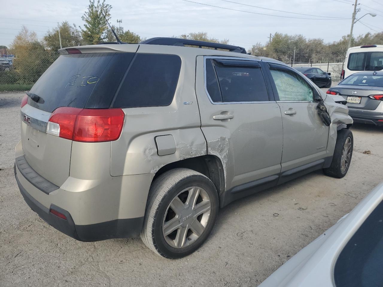2011 GMC Terrain - Image 3