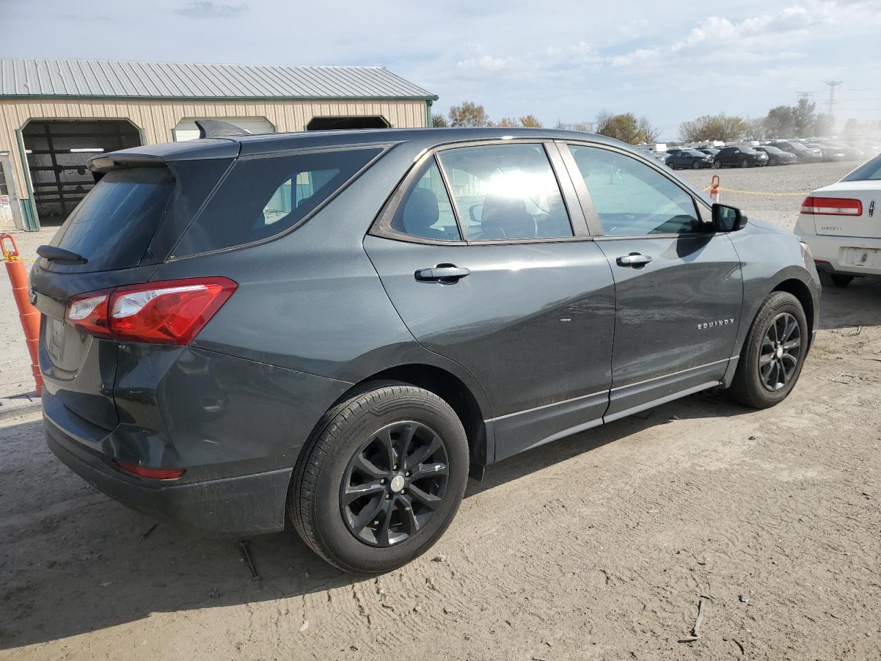 2020 Chevrolet Equinox - Image 3