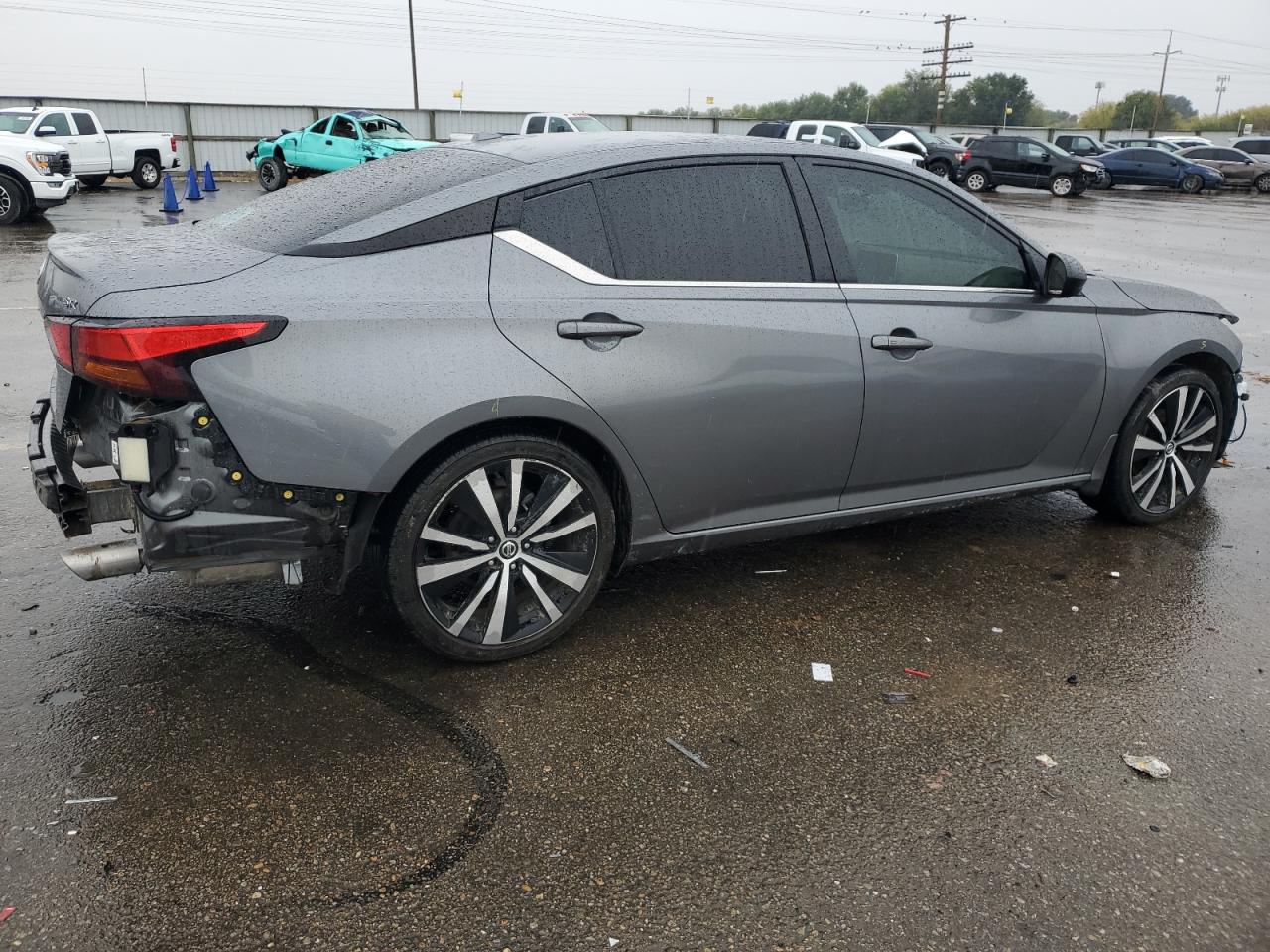 2022 Nissan Altima - Image 3