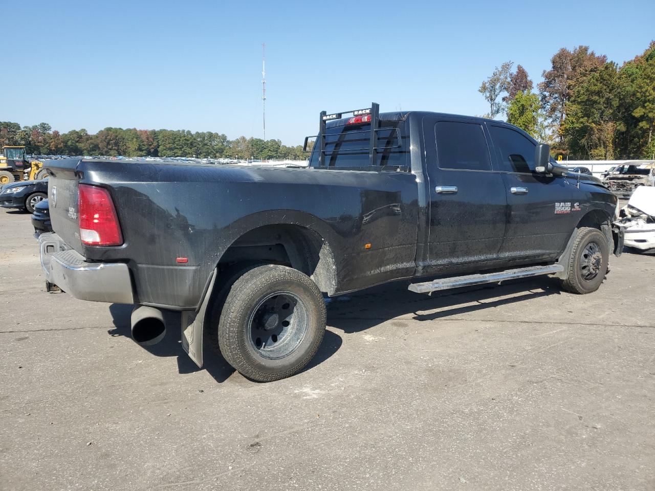 2017 RAM 3500 - Image 3
