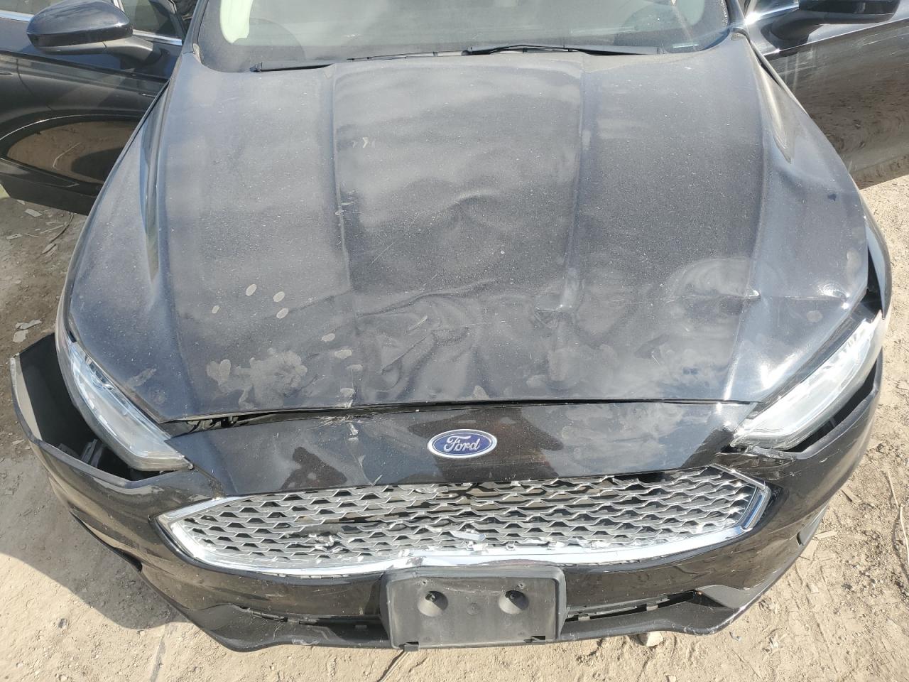 3FA6P0HD7KR247330 2019 Ford Fusion Se