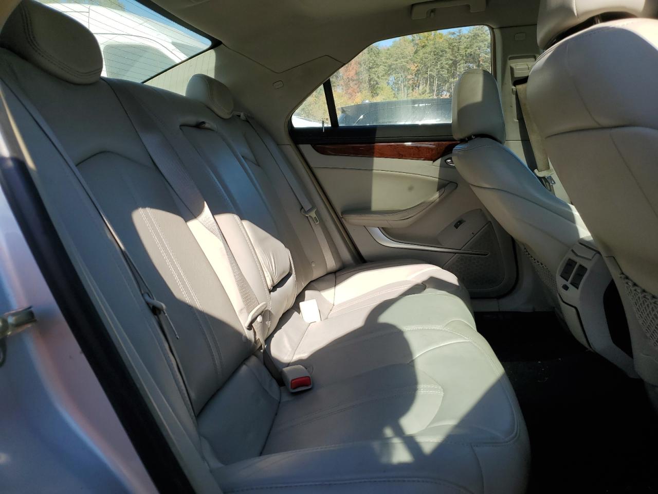 2010 Cadillac CTS - Image 10