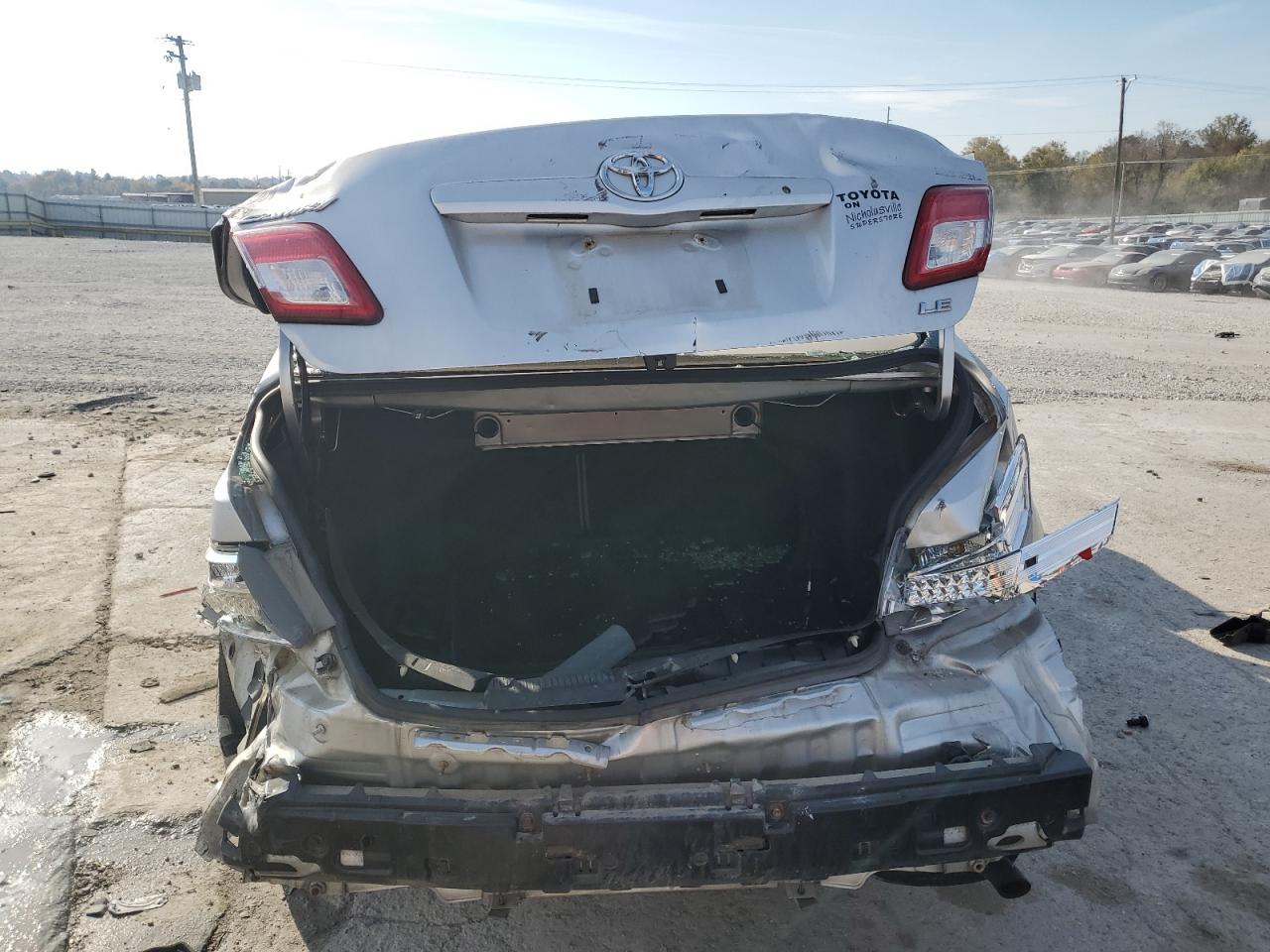 2010 Toyota Camry - Image 6