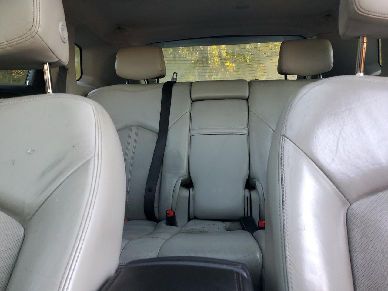 2015 Cadillac SRX - Image 10