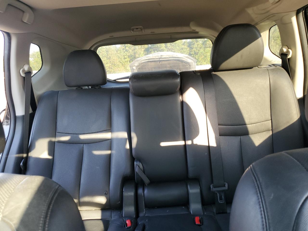 2015 Nissan Rogue - Image 10