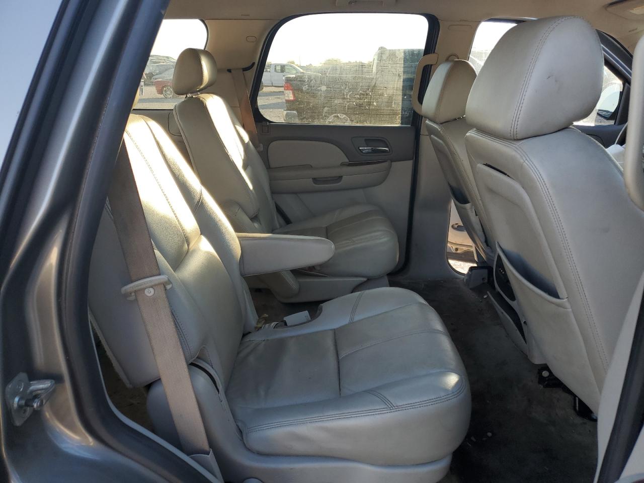 2009 Chevrolet Tahoe - Image 11