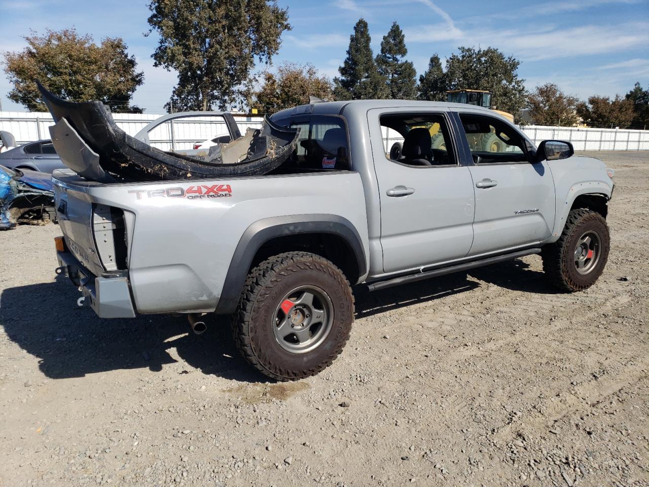 2019 Toyota Tacoma - Image 3
