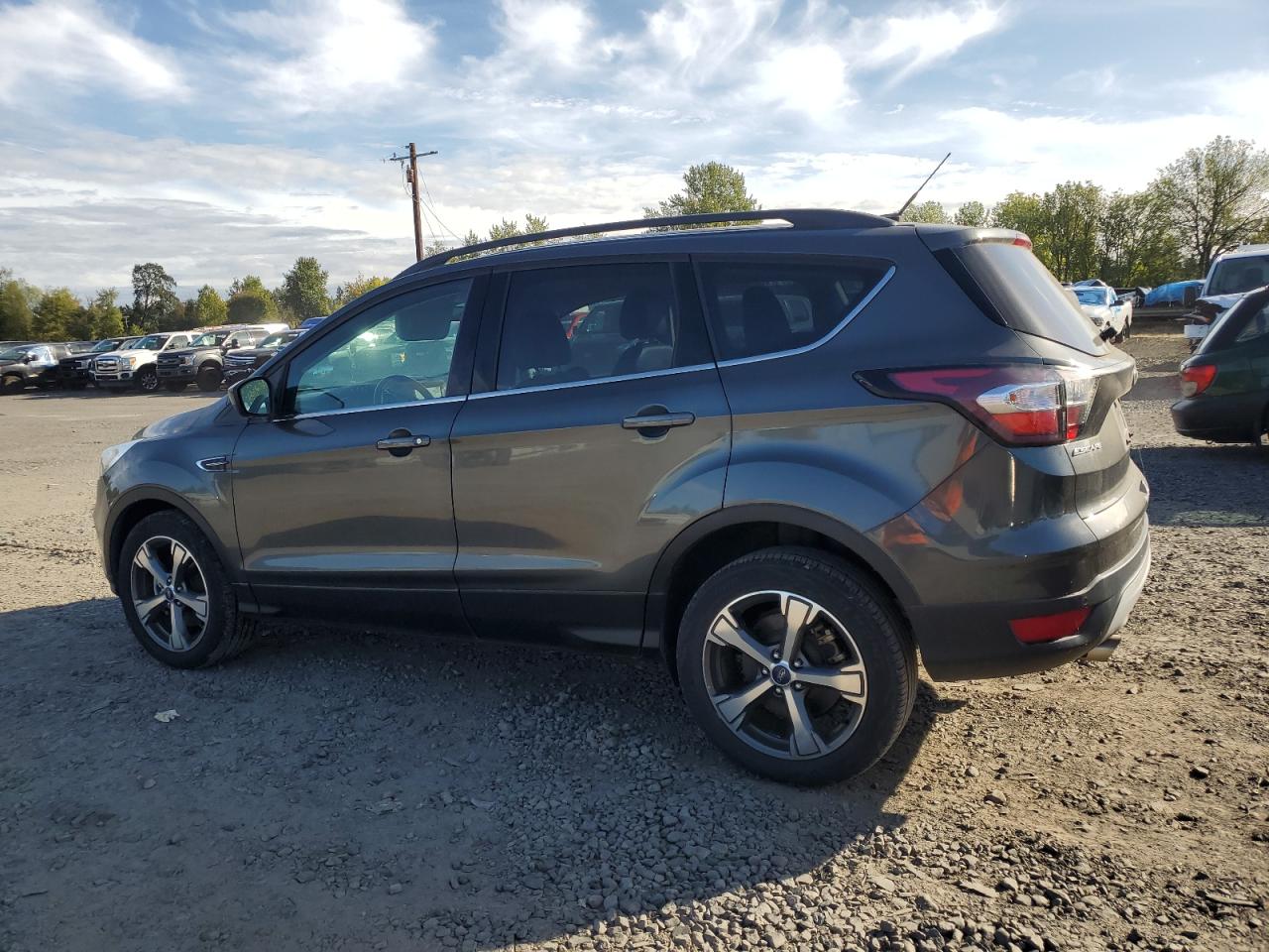 1FMCU9GD0HUA39475 2017 FORD ESCAPE - Image 2