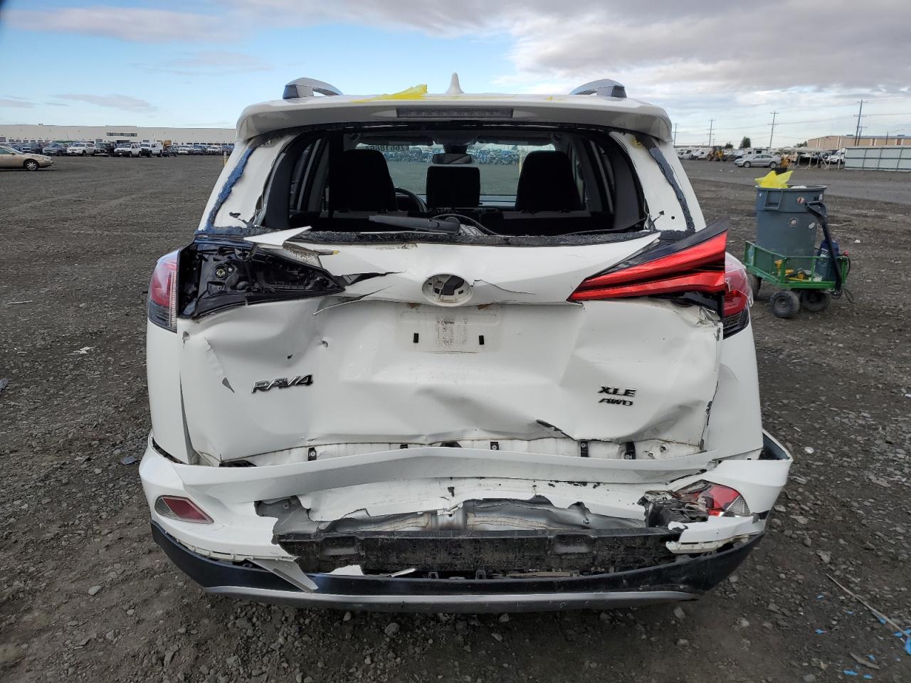 2017 Toyota Rav4 Xle VIN: JTMRFREV6HJ707916 Lot: 76618664