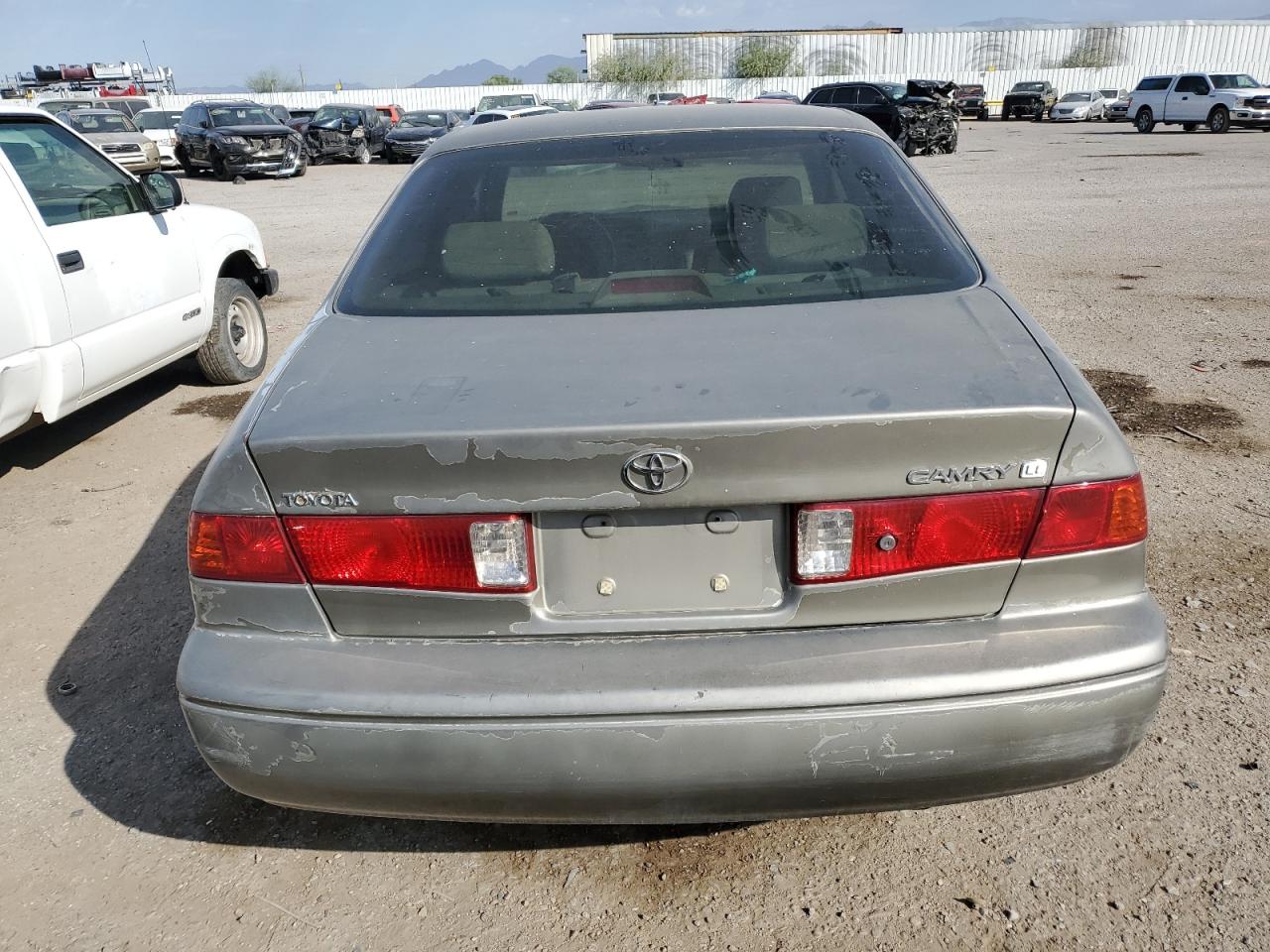 2000 Toyota Camry Le VIN: JT2BG28K2Y0392568 Lot: 75747844