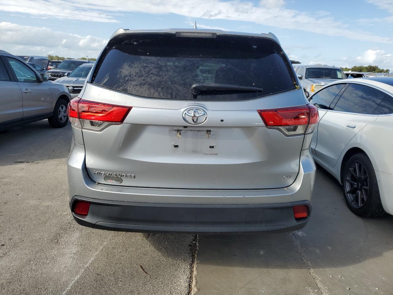 2017 Toyota Highlander Se VIN: 5TDKZRFH9HS508329 Lot: 76141244