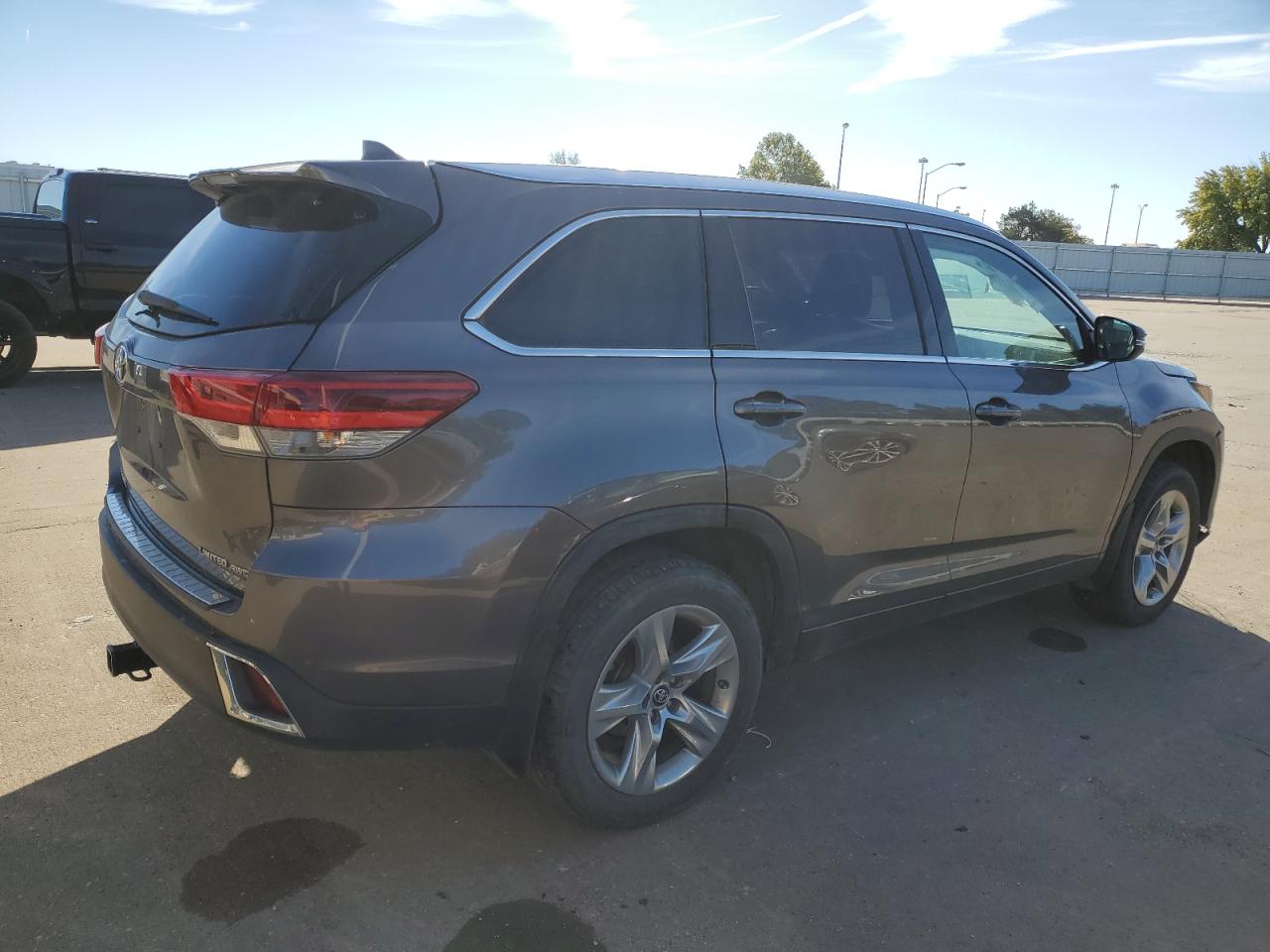 VIN 5TDDZRFH0KS923622 2019 TOYOTA HIGHLANDER no.3