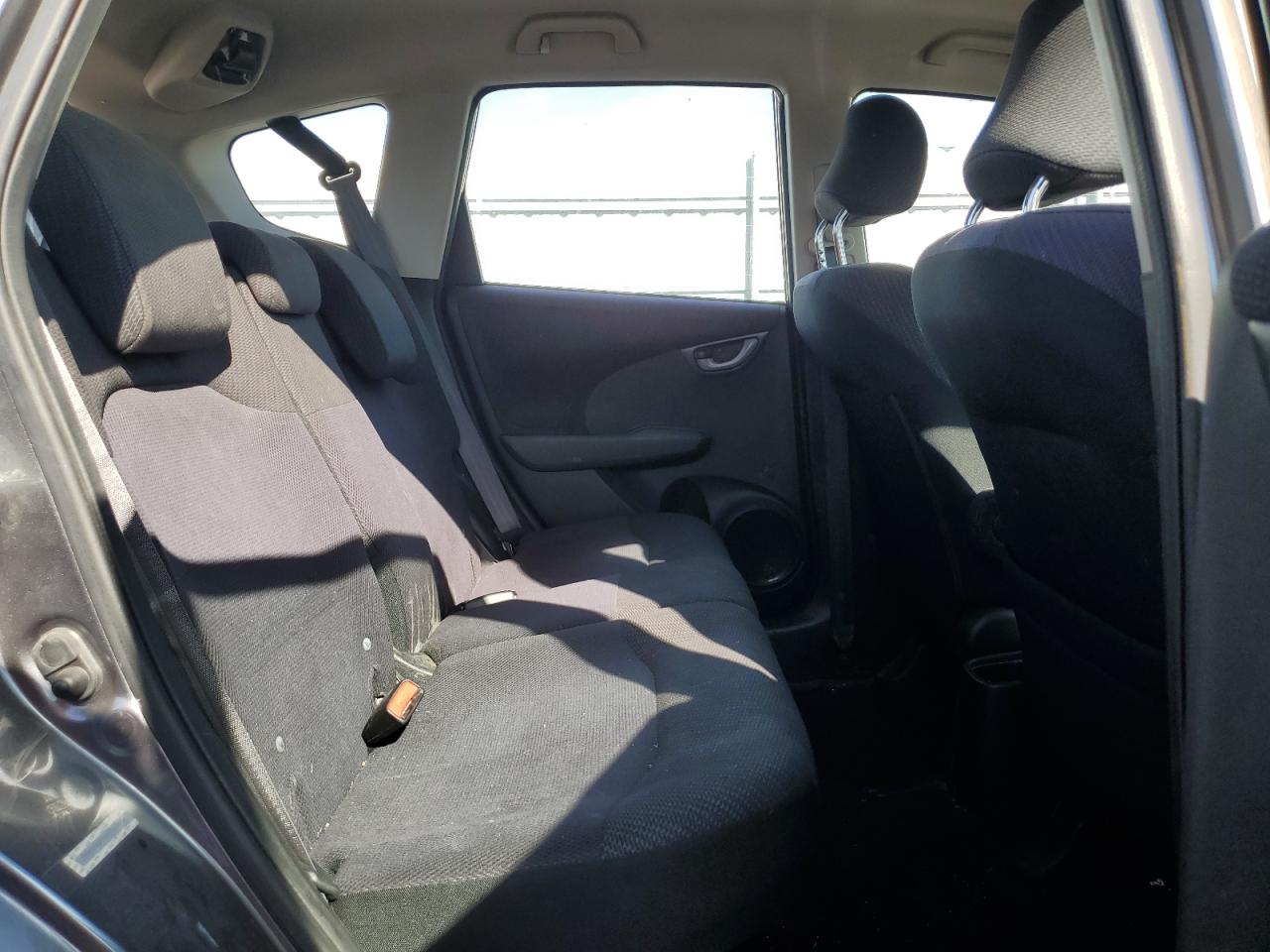 2012 Honda Fit - Image 10