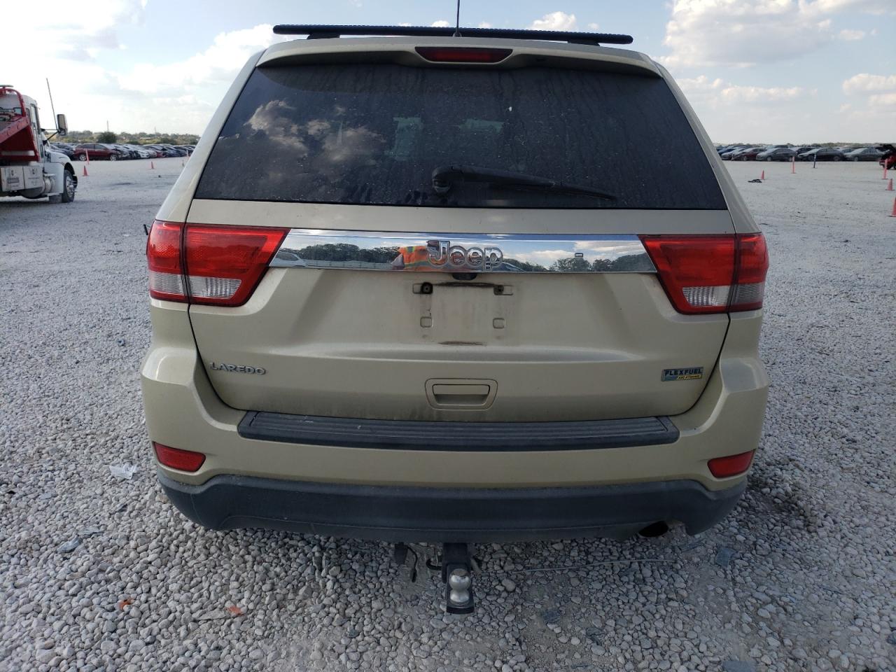 2012 Jeep Grand Cherokee - Image 6