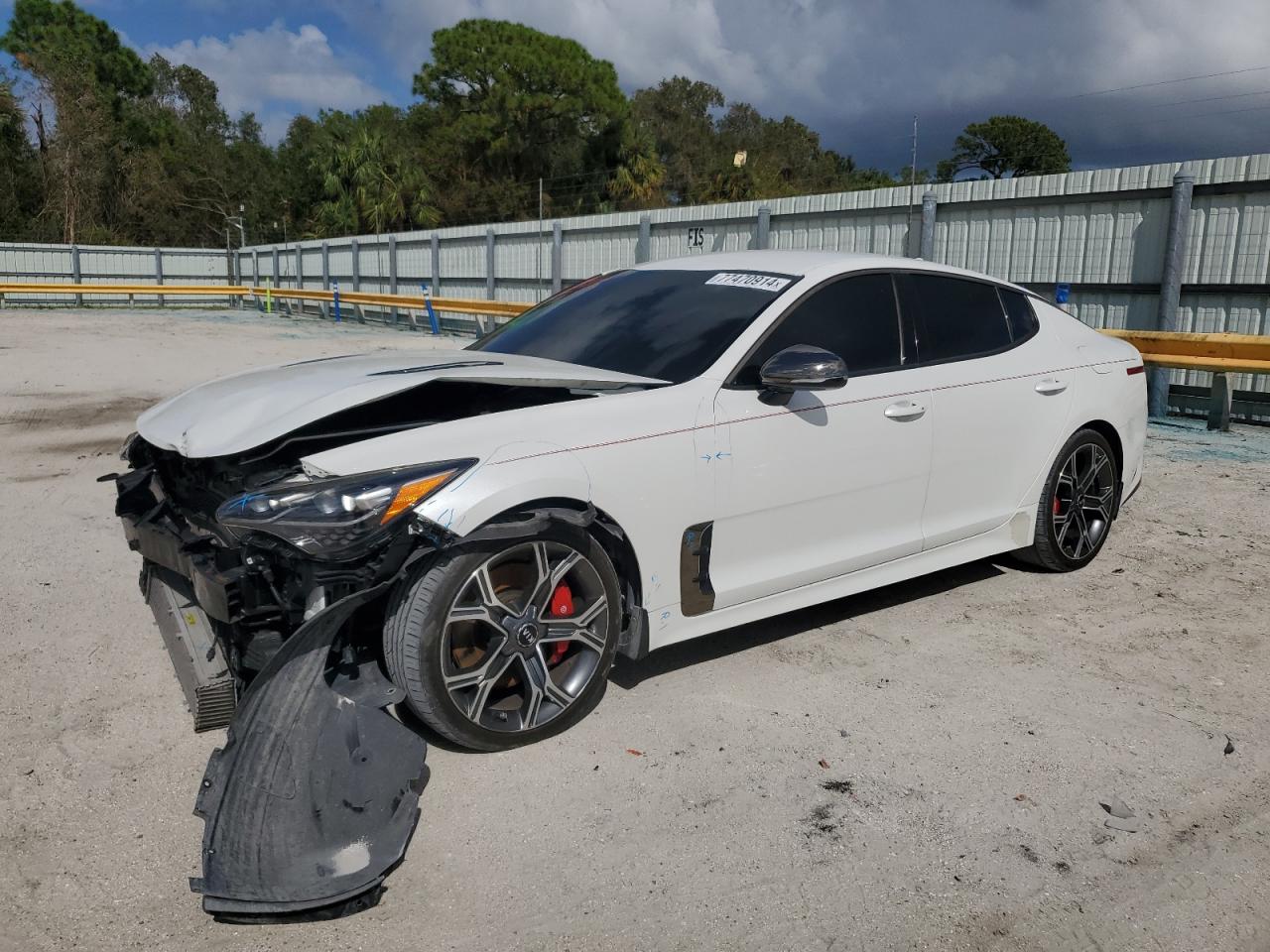 2019 Kia Stinger - Image 1