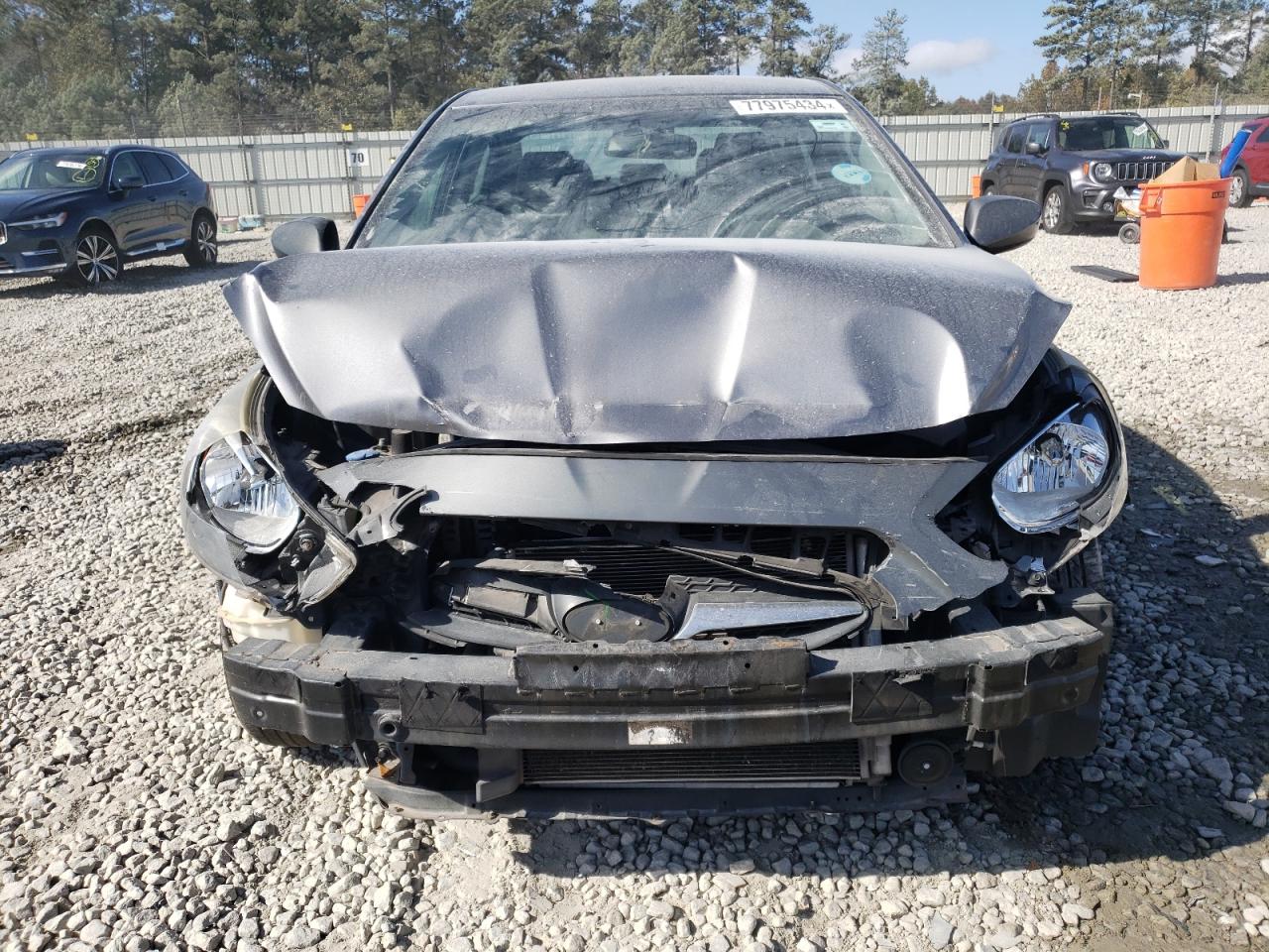 2013 Hyundai Accent - Image 5