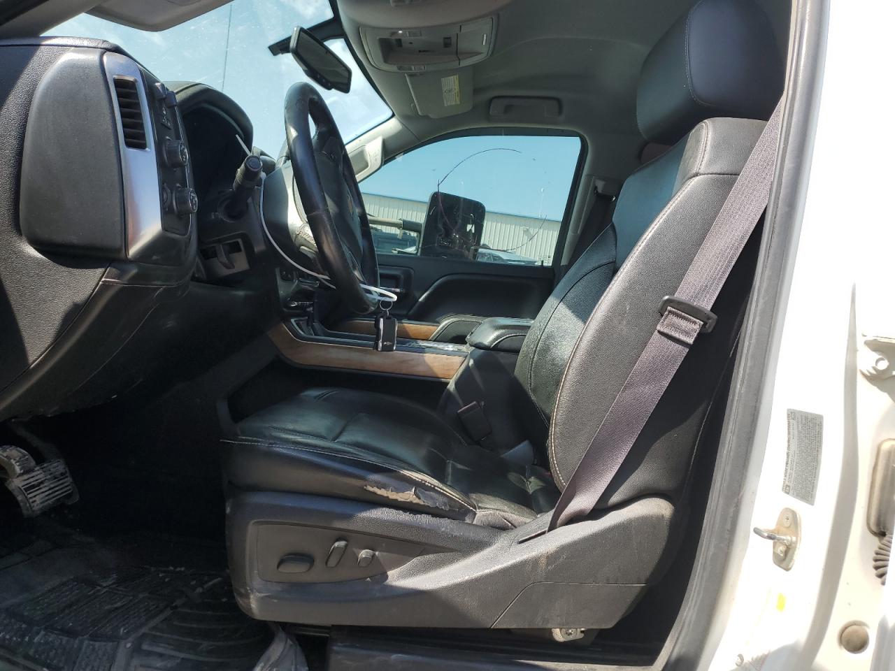 2016 Chevrolet Silverado - Image 7