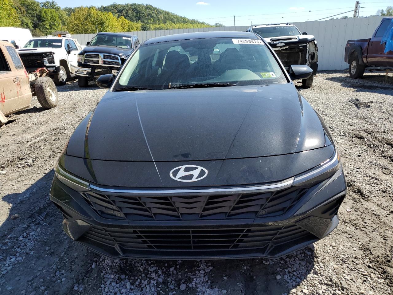 2024 Hyundai Elantra - Image 5