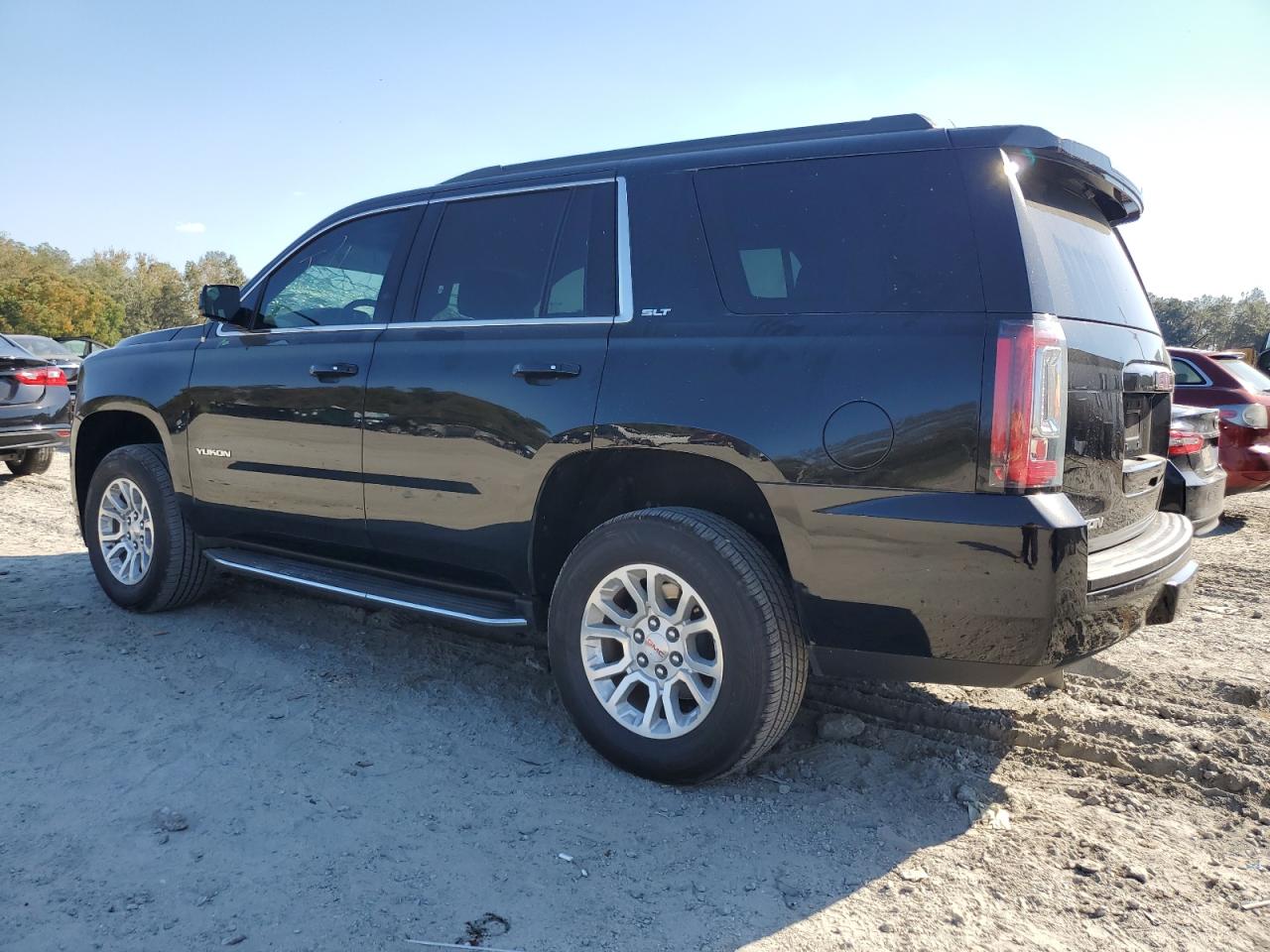 2015 GMC Yukon - Image 2