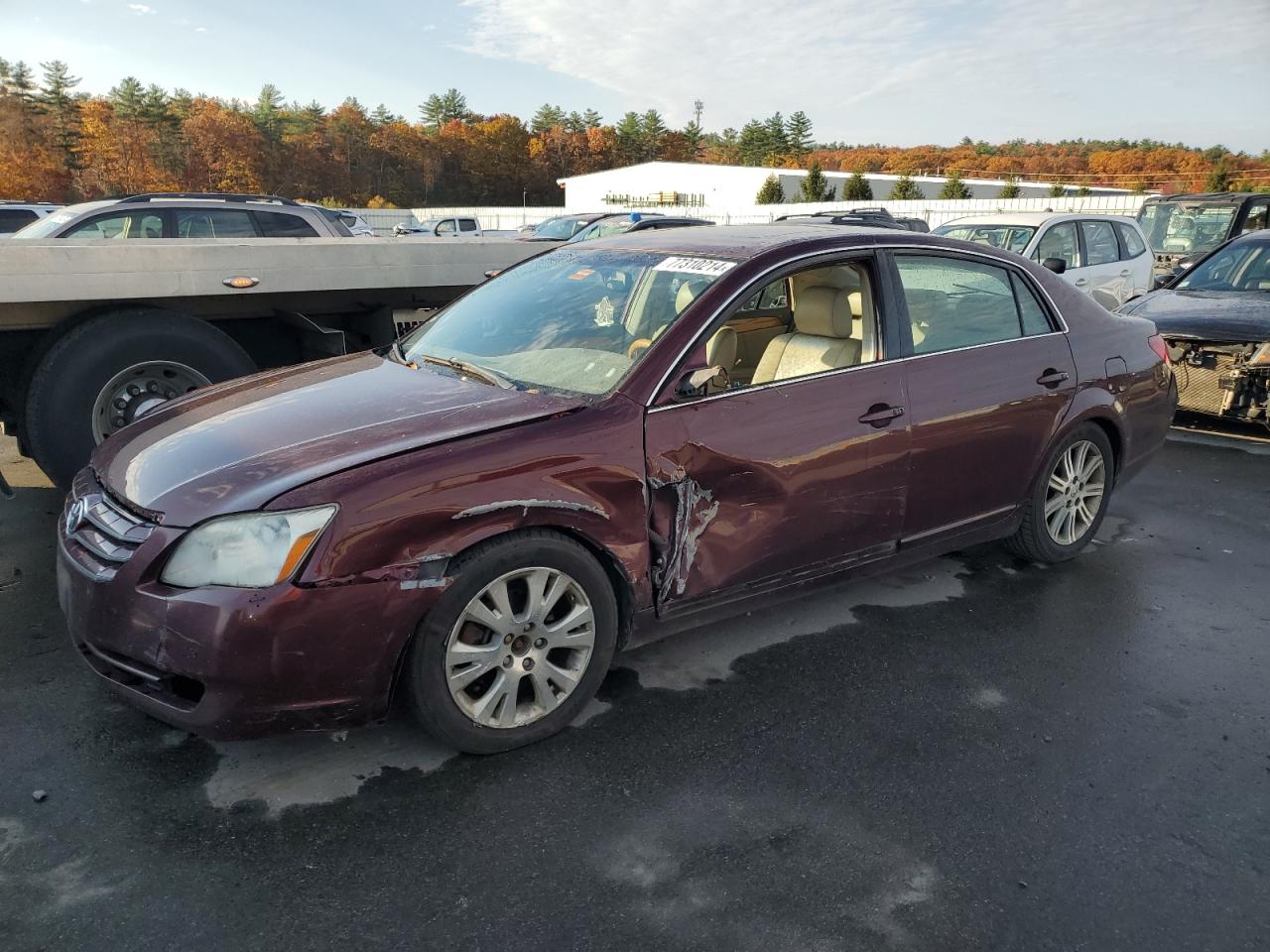 2005 Toyota Avalon - Image 1