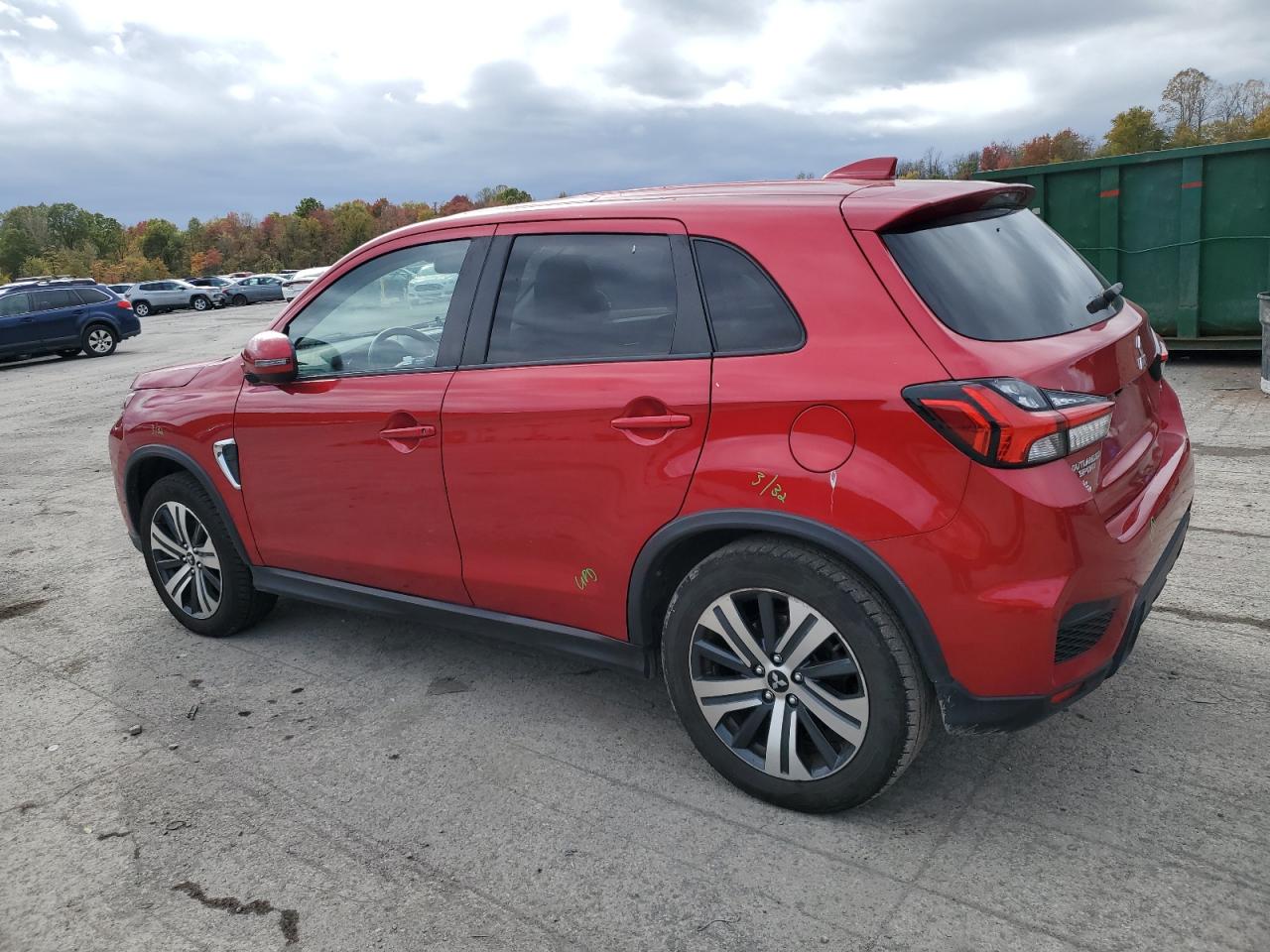 2021 Mitsubishi Outlander - Image 2