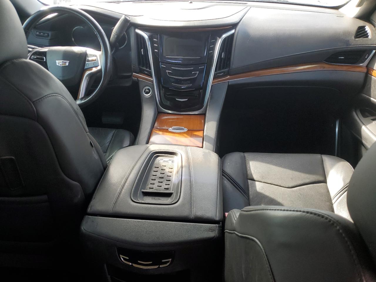 1GYS3CKJ4HR174758 2017 Cadillac Escalade Premium Luxury