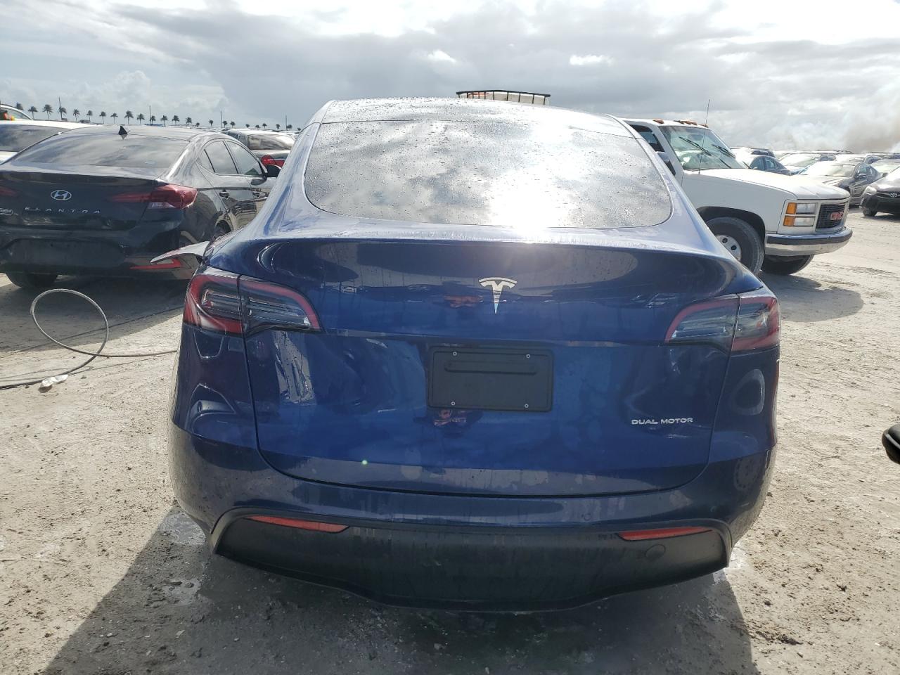 7SAYGDEE1NF532914 2022 Tesla Model Y