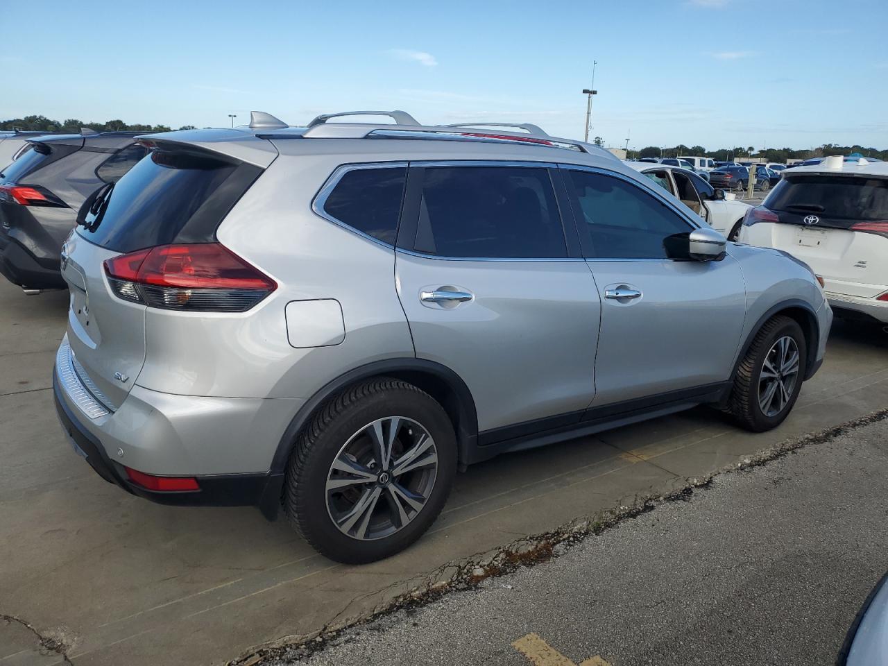 2019 Nissan Rogue - Image 3