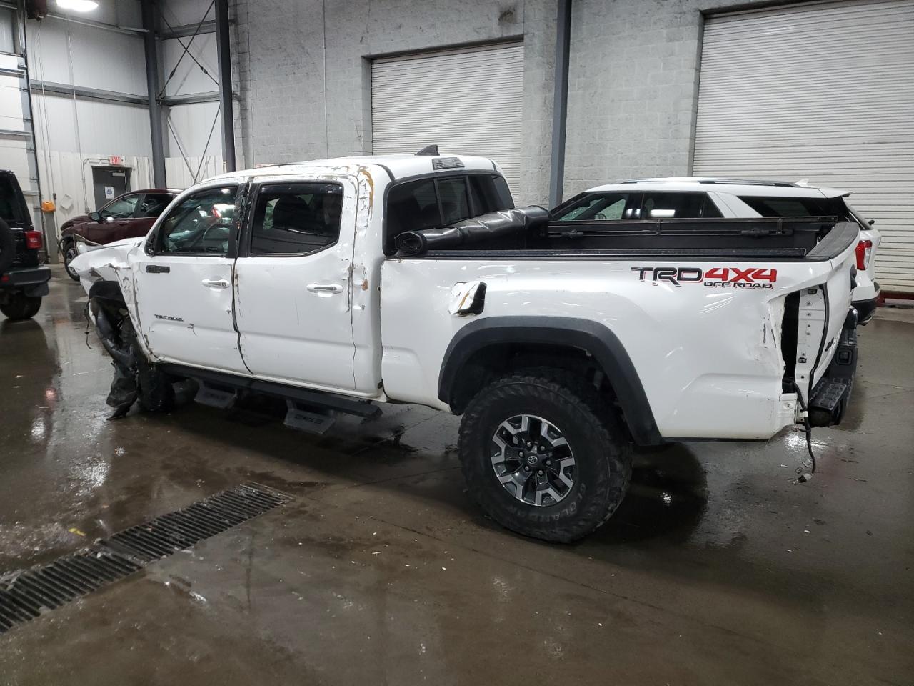 2016 Toyota Tacoma - Image 2